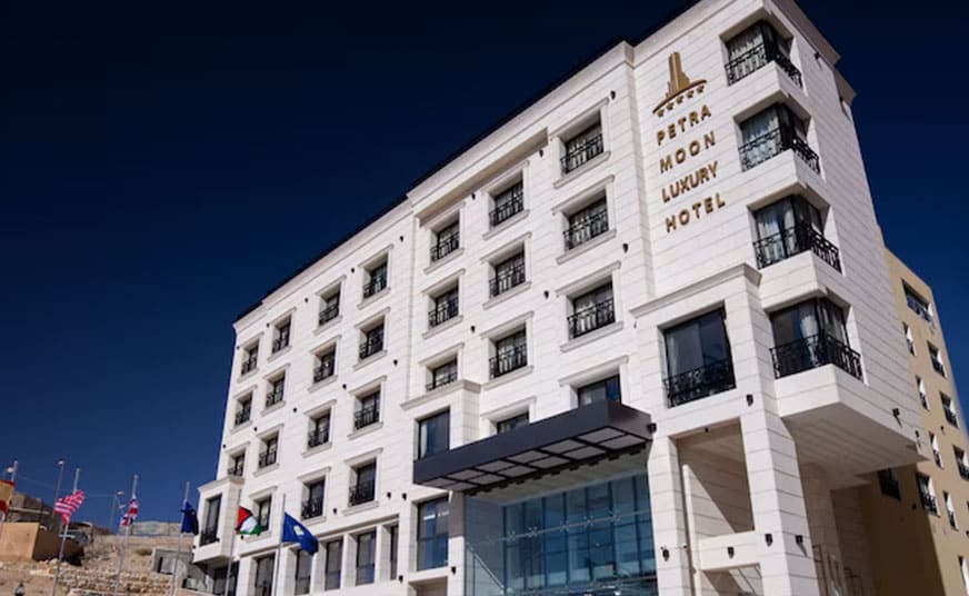 Petra Moon e Crowne Plaza (Comfort) - Duplo